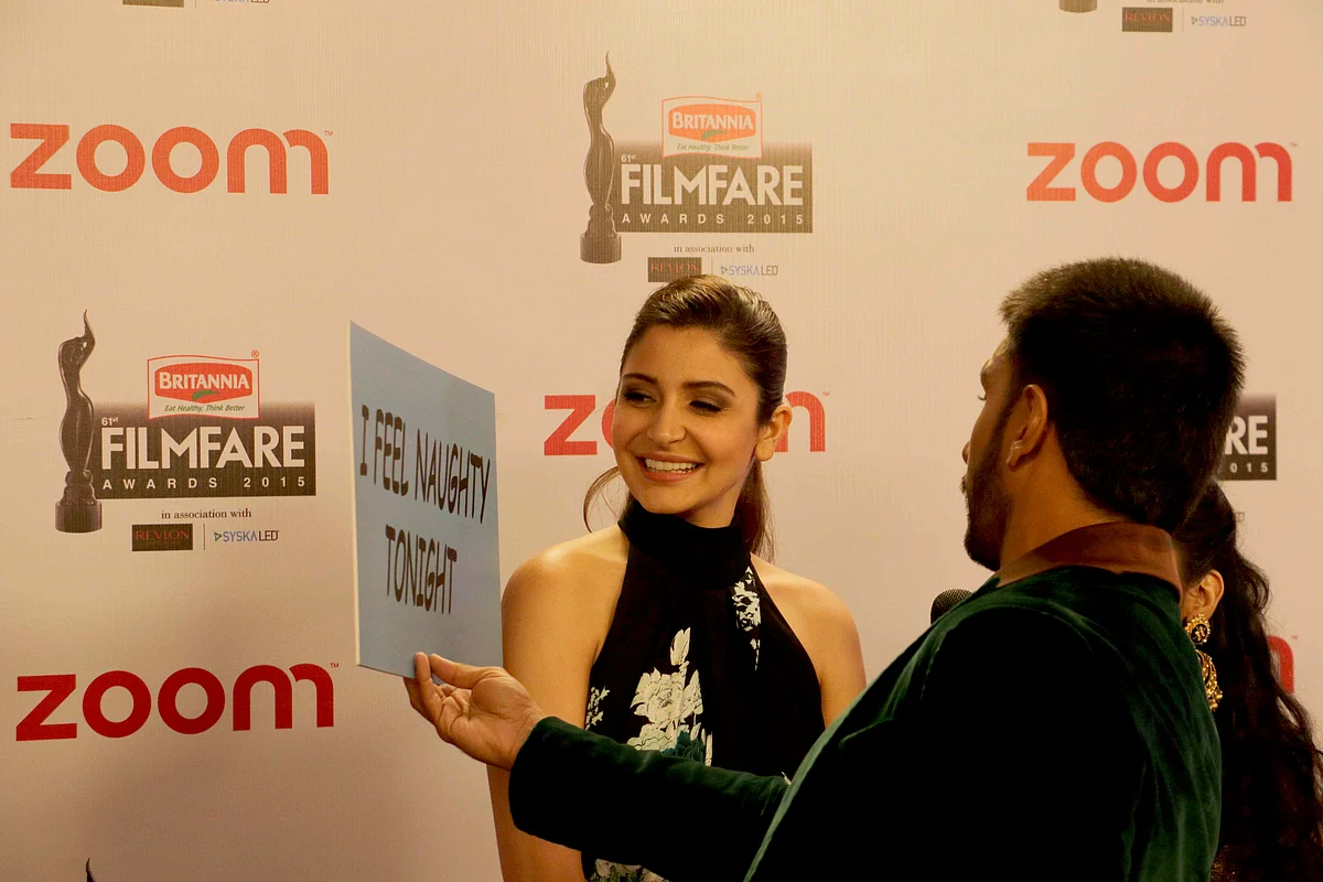 Ranveer and Anushka are in the mood for placards (Photo: Yogen Shah)