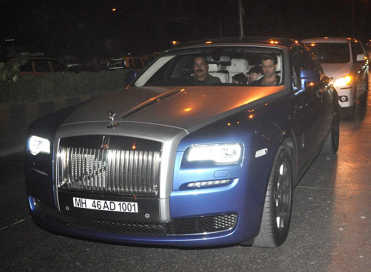 Hrithik Roshan gets a new pair of wheels (Photo: Yogen Shah)