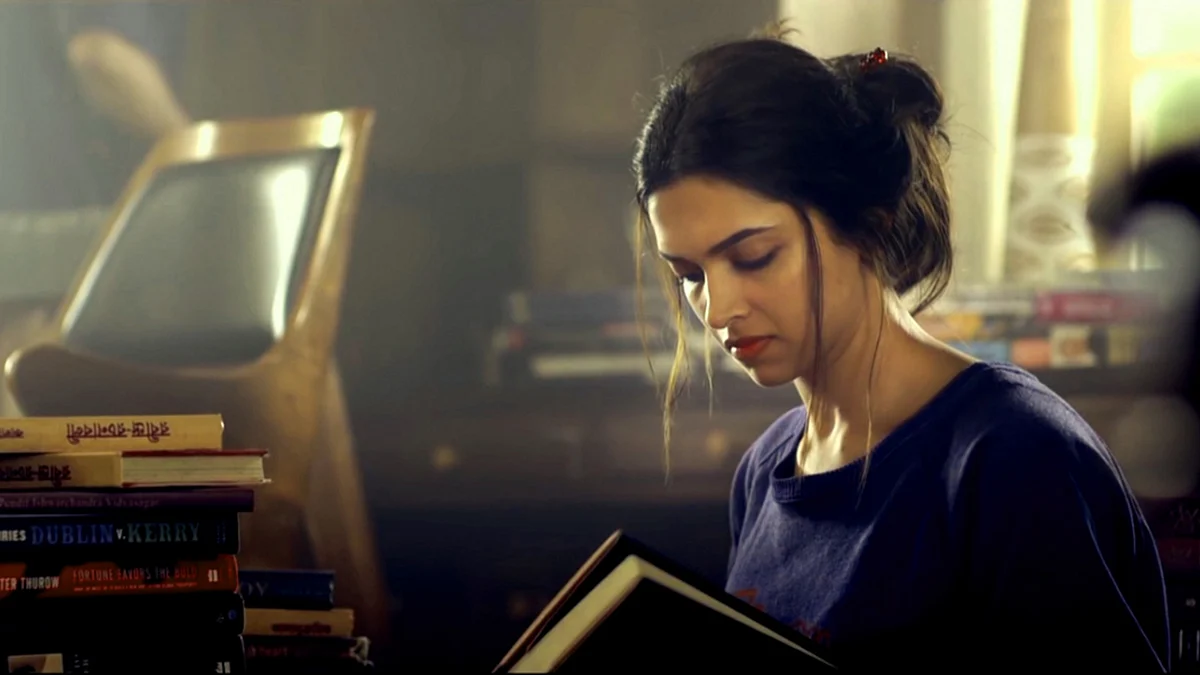 Deepika Padukone in a still from<i> Piku</i>.