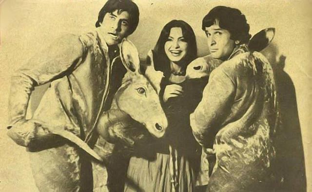 Amitabh Bachchan, Parveen Babi and Shashi Kapoor goof around on a film set.&nbsp;