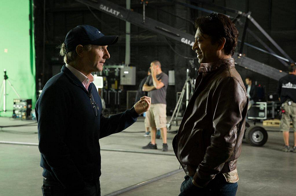Dan Brown from Irrfan Khan on the sets of<i> Inferno</i> (Photo: Twitter/<a href="https://twitter.com/HarneetSital/status/621960531901943809">@HarneetSital</a>)