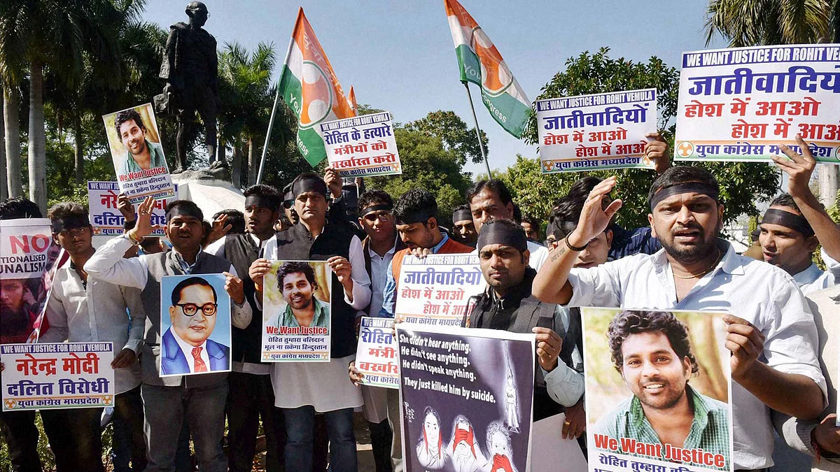 Students in Delhi protest against the suicide of Rohith Vemula. (Photo: PTI)