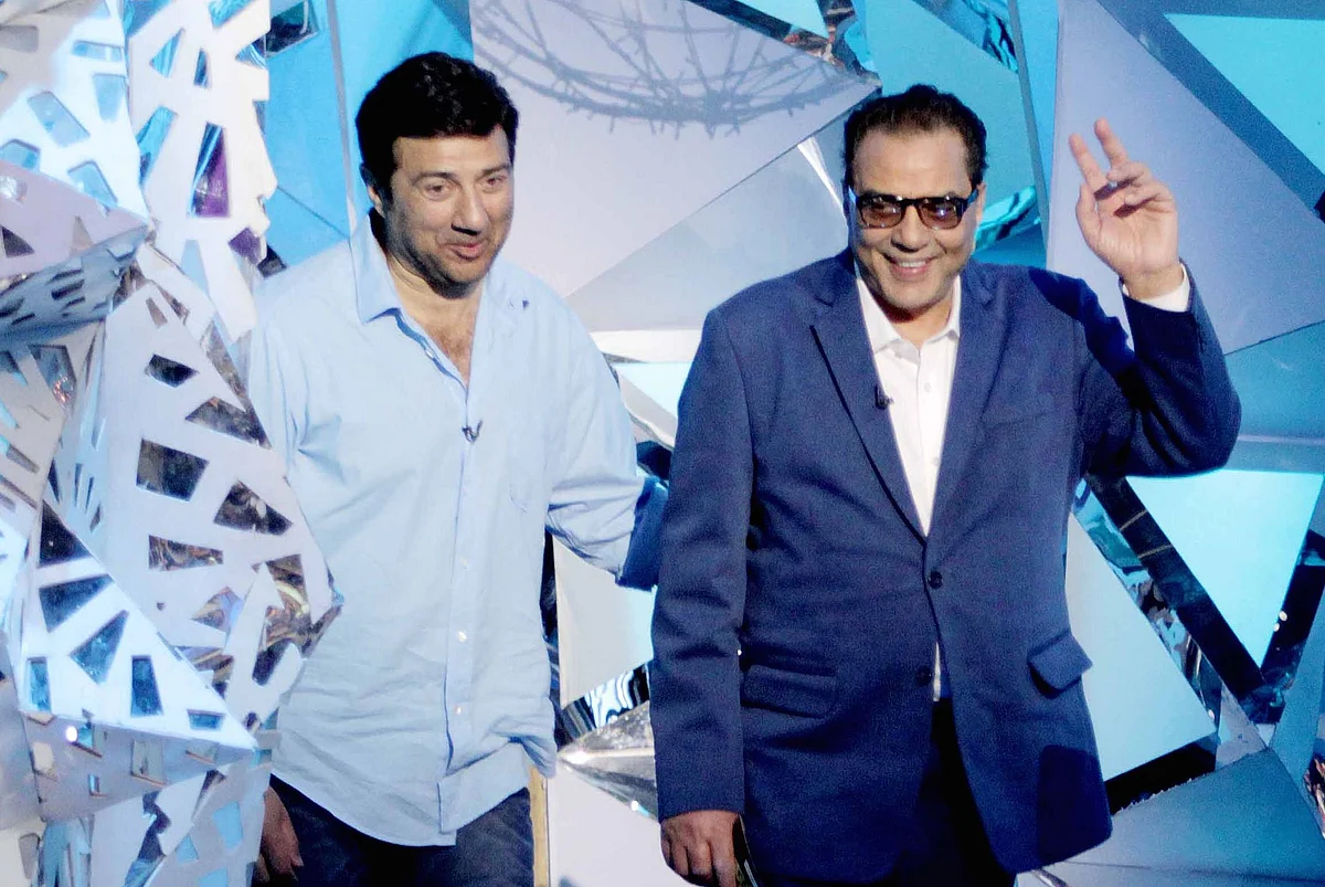 Sunny with dad Dharmendra on Amitabh Bachchan’s TV show <i>Aaj Ki Raat Hai Zindagi </i>(Photo: Yogen Shah)