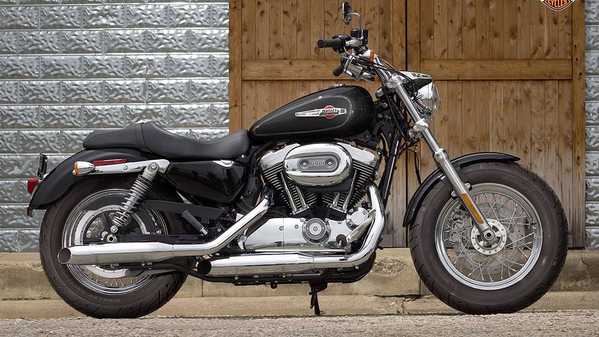 The bike sports similar design language to other Harley-Davidson cruisers, with ample chrome treatment.