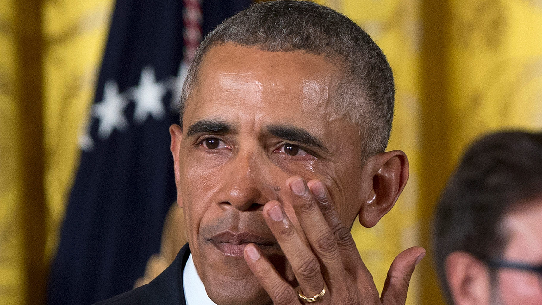 An emotional Obama appeals to Congress not to let gun control take America hostage. (Photo: AP)