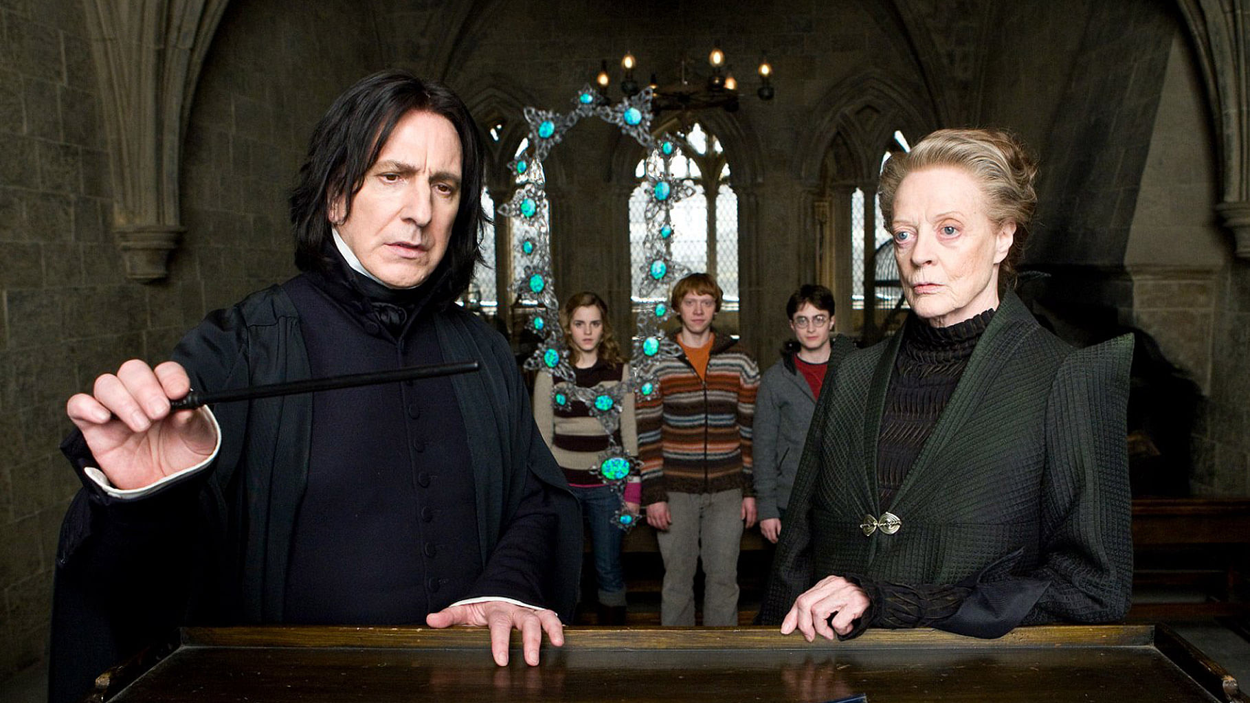 Professor Snape (extreme left), Professor Minerva McGonagall (extreme right), Hermoine, Harry and Ron. (Photo Courtesy: Harry Potter’s <a href="https://www.facebook.com/harrypottermovie/">Official Facebook Page</a>)