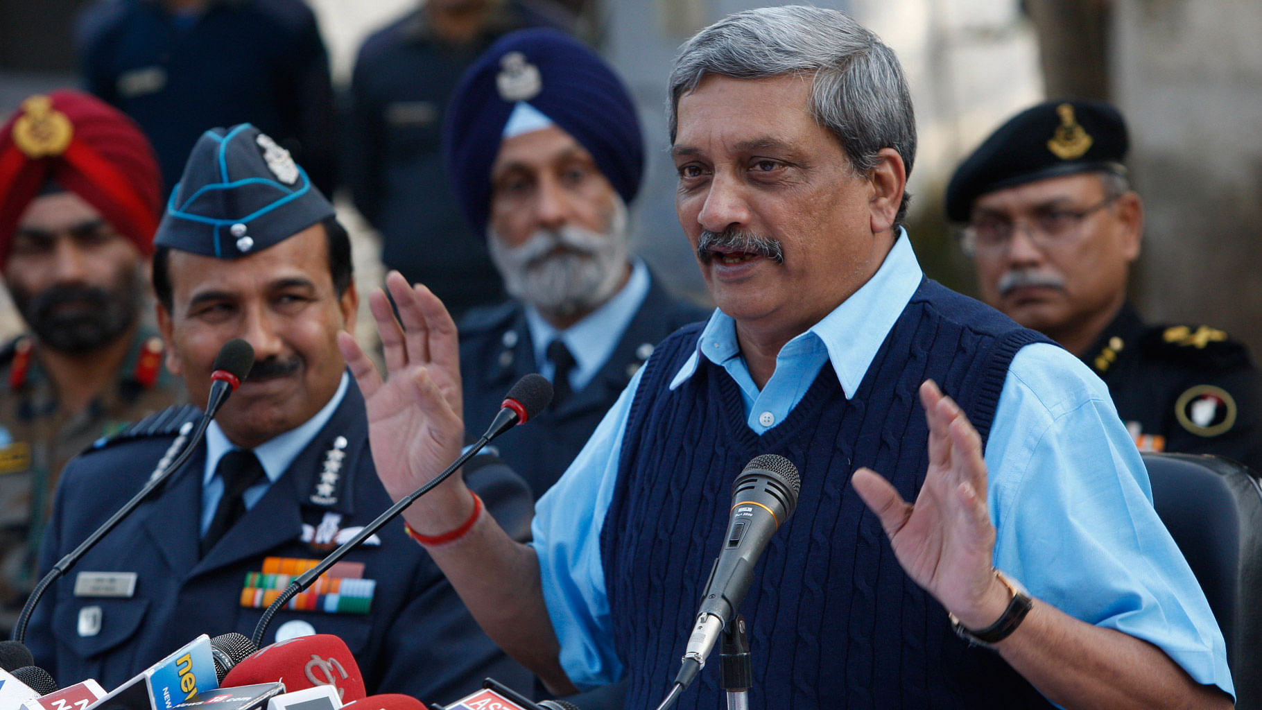  Defence Minister, Manohar Parrikar addresses the media at the Indian air force base in Pathankot, Tuesday,5 January, 2016. (Photo: AP)