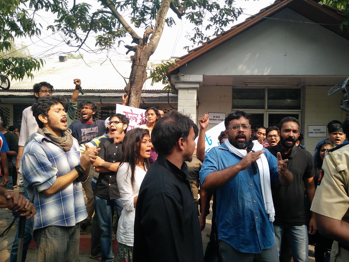Here’s what the  FTII war is looking like after  Gajendra Chauhan’s Day 1 as Chairman. 