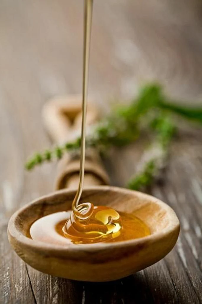 1 tablespoon of raw honey. (Photo Courtesy: Pinterest)