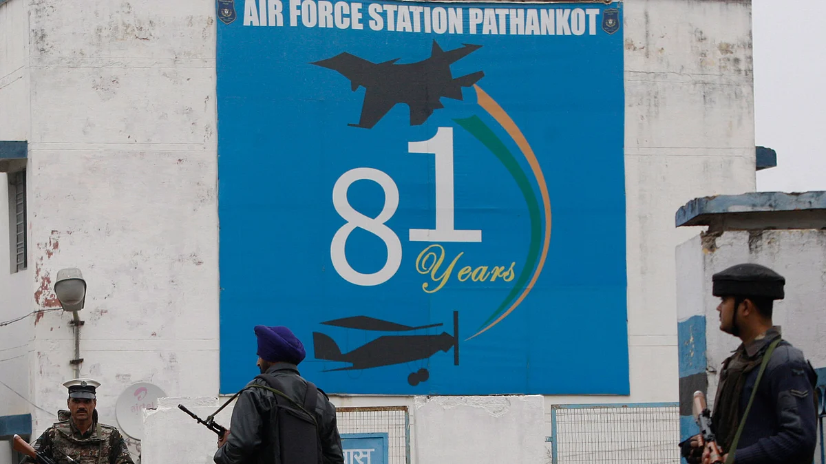 Indian soldiers stand guard outside the besieged airbase in Pathankot, Monday, January 4, 2016. (Photo: AP)