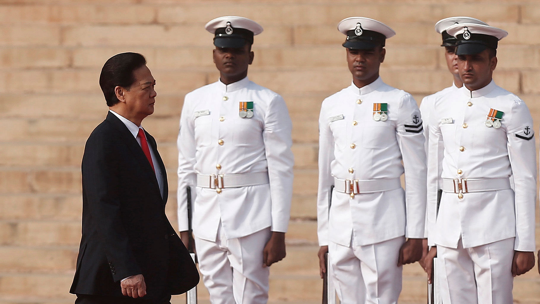 Vietnam’s Prime Minister Nguyen Tan Dung inspects a guard of honour during his ceremonial reception at the forecourt of India’s presidential palace Rashtrapati Bhavan in October 2014. (Photo: Reuters)