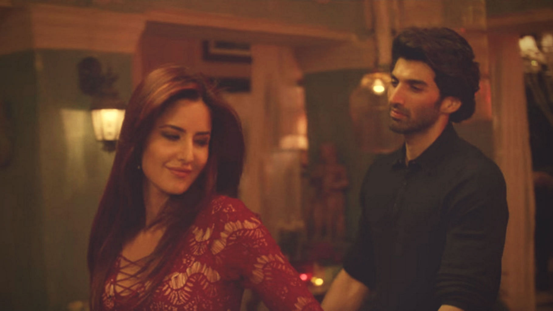 Fitoor Movie Review: Tabu outshines everyone's performances & Adi-Kat's  chemistry is impressive