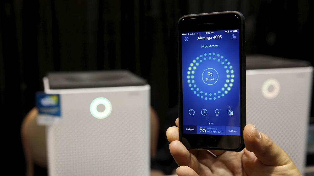 A smartphone receives real-time information on air quality from an Airmega air purifier from Coway during CES Unveiled, a preview event of the 2016 International CES trade show, in Las Vegas, Nevada January 4, 2016. (Photo: Reuters)