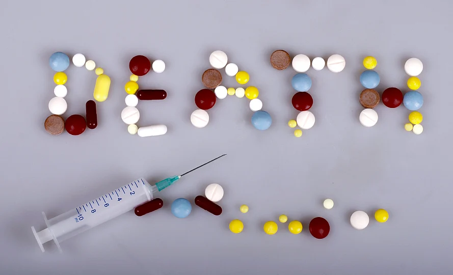 Most of the individuals who self-medicate are oblivious of the drug interactions on mixing two or more drugs. In the worst-case scenario, this type of self-medicating can lead to severe health conditions or even death (Photo: iStock)