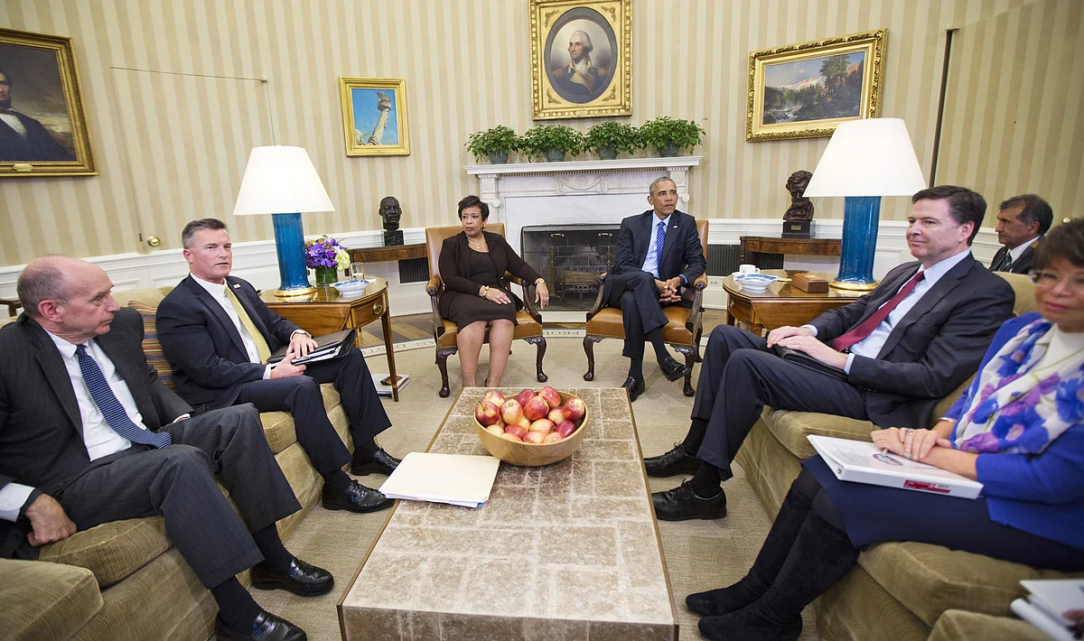 President Barack Obama meets with top law enforcement officials in the White House to discuss executive actions that can be taken to curb gun violence. (Photo: AP)