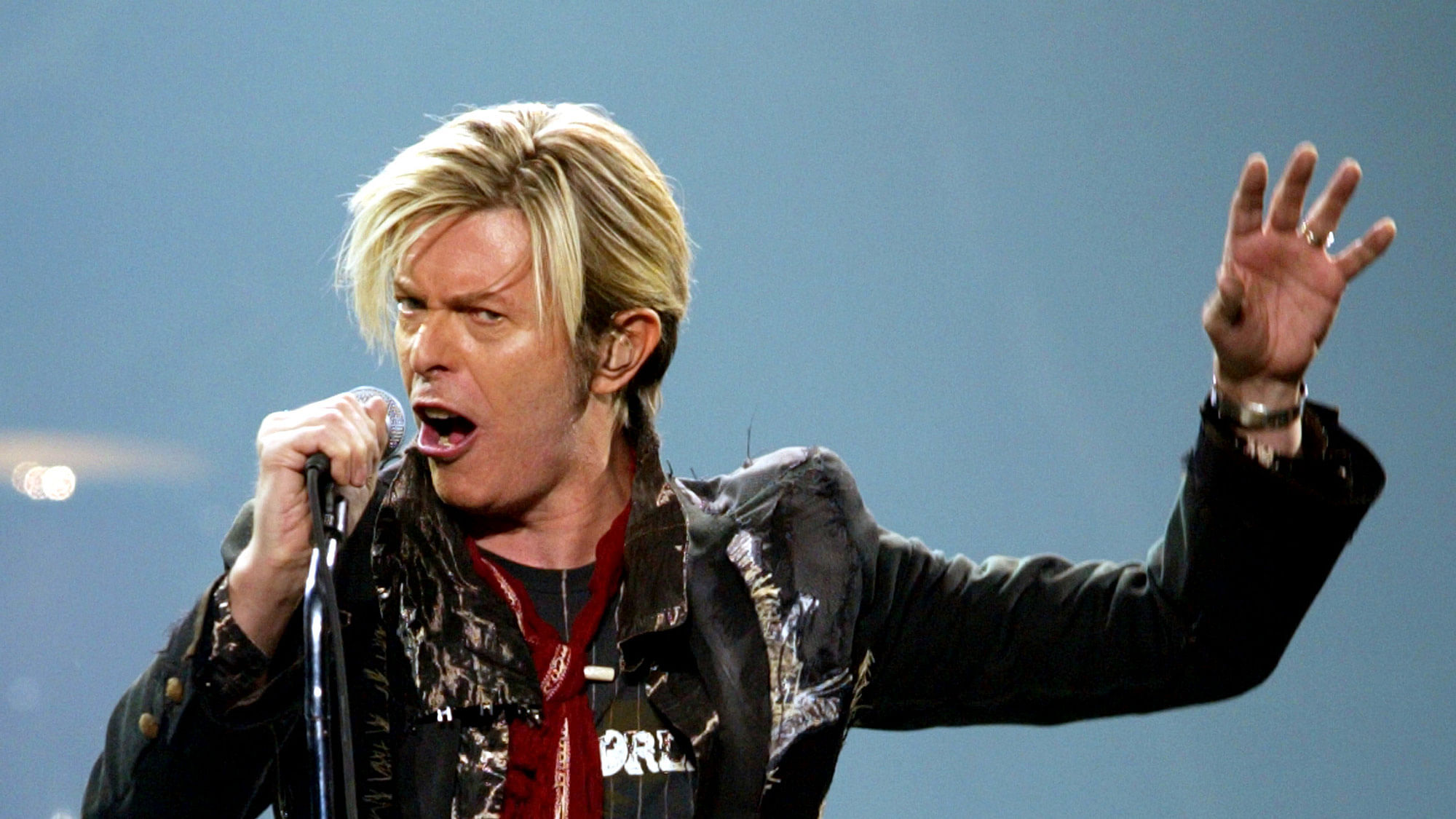 David Bowie loses his fight with cancer (Photo: Reuters)