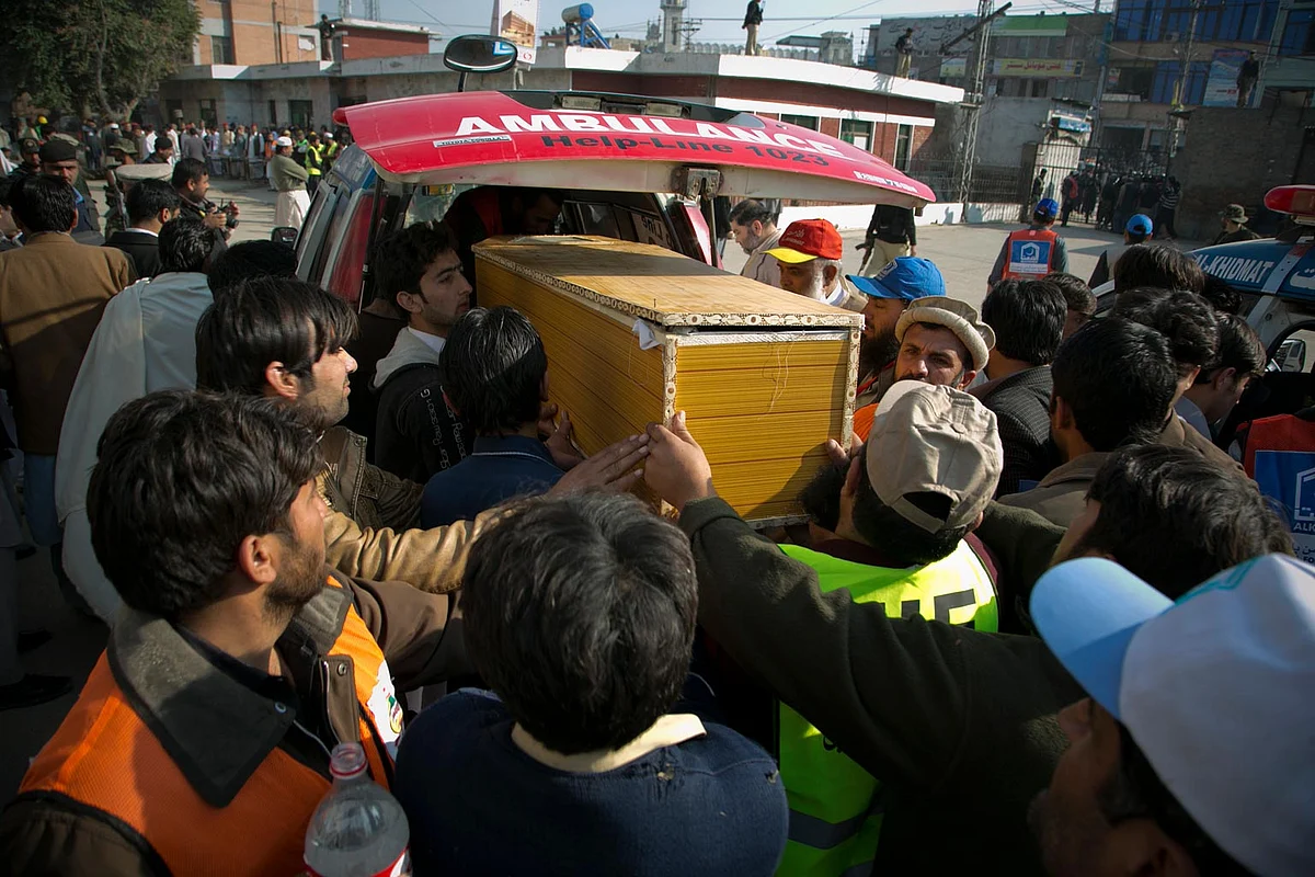 Coffin of a victim of the shooting at the Bacha Khan University of Pakistan on 20 January 2016. (Photo: AP)