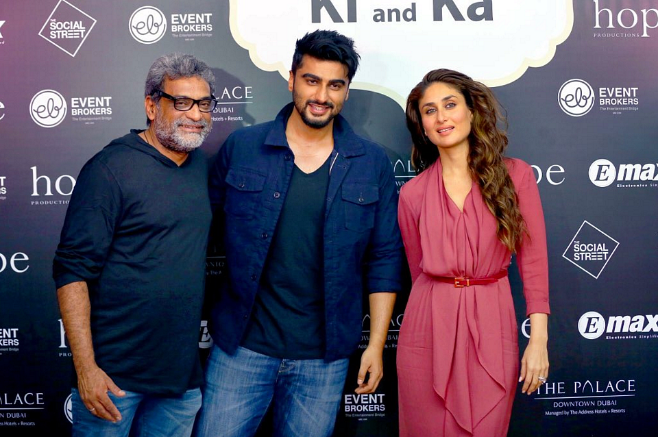 R Balki with Arjun Kapoor and Kareena Kapoor during a promotional event for <i>Ki & Ka </i>(Photo: Twitter/<a href="https://twitter.com/arjunkusafc">@arjunkusafc</a>)