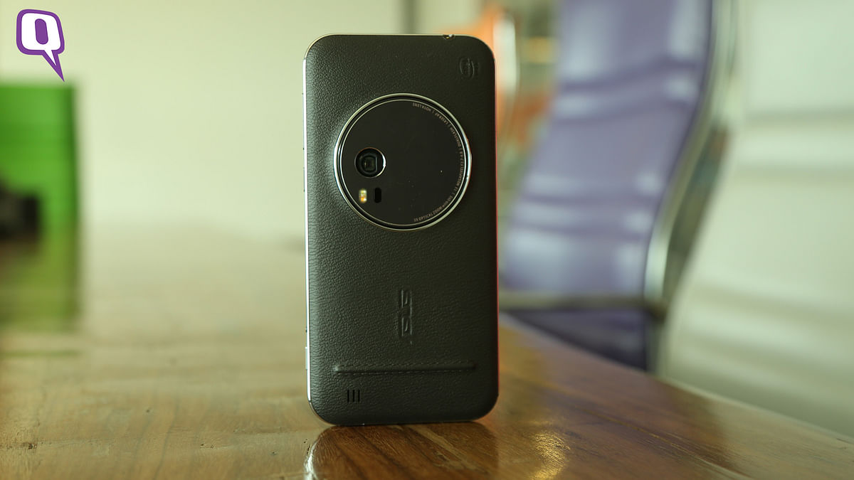Asus ZenFone Zoom offers 3X optical zoom and utilises the power of 10 layer Hoya lens.
