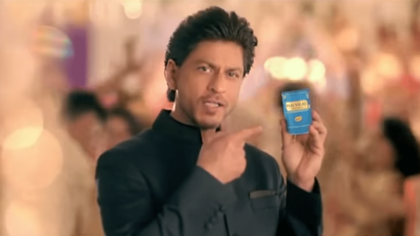 Shah Rukh Khan endorses Pan Vilas. (Photo: YouTube/<a href="https://www.youtube.com/channel/UCCOozoyc9GsUPurw2P_F1Dg">Best Ads Channel</a>)