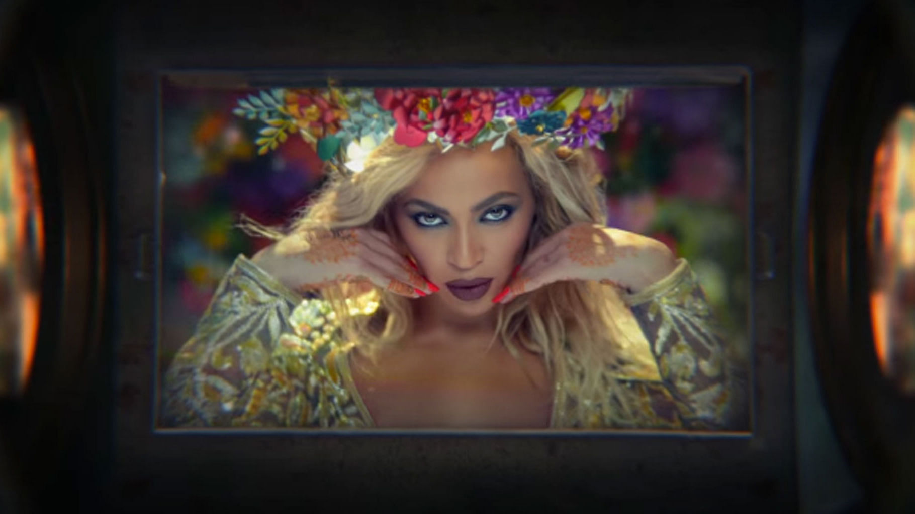 Coldplay’s new video <i>Hymn For The Weekend</i>, which we think also features Sonam Kapoor (Photo courtesy: YouTube)