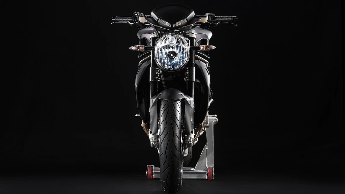 The front of the Brutale 1090 can make all heads turn. (Photo Courtesy: <a href="http://www.mvagusta.com/en-gb/motorcycles/brutale-1090/">MV Agusta</a>)