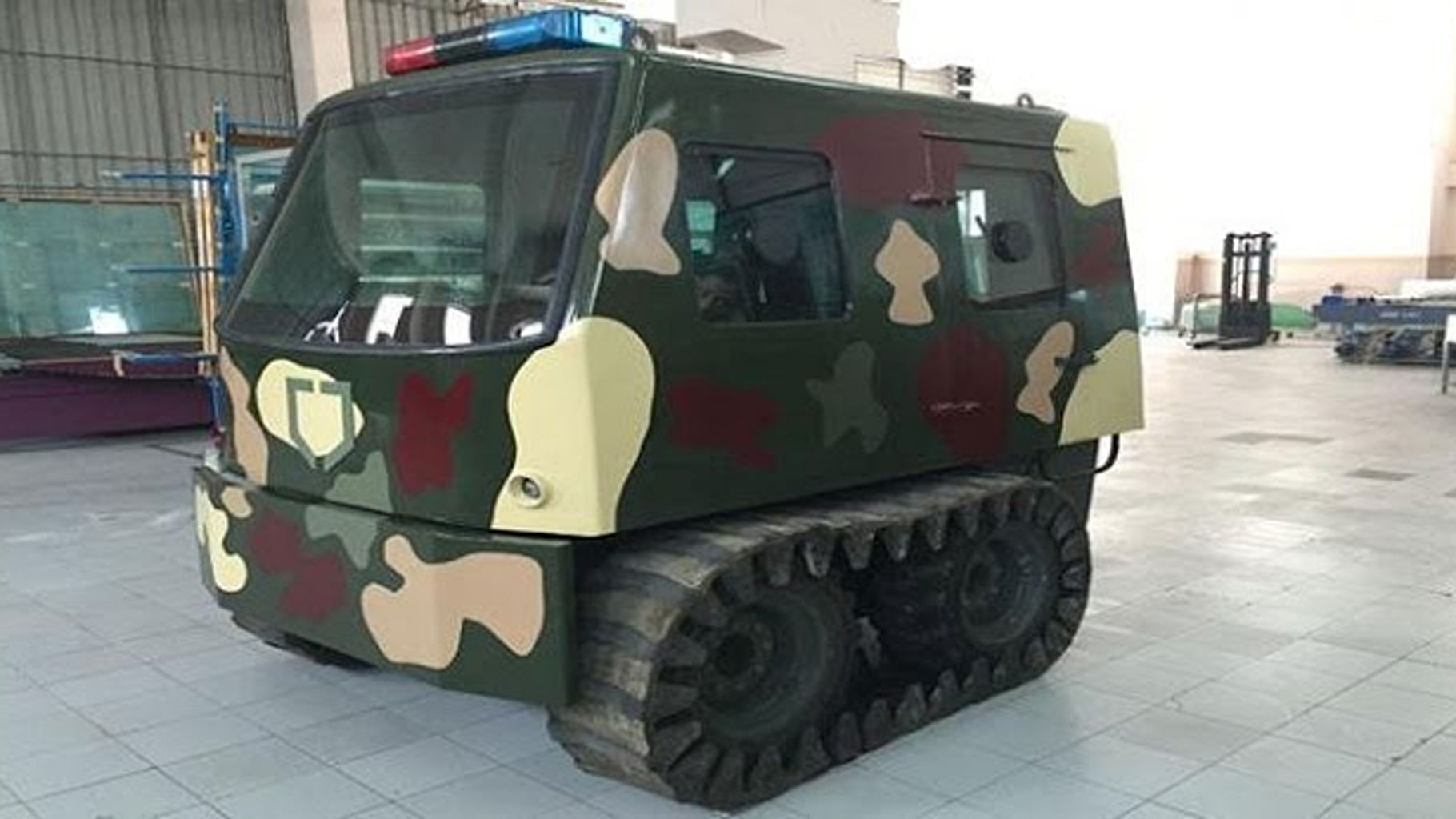 This armoured, 360-degree-revolving, anti-terrorist vehicle (ATV) has been deployed in the Parliament complex for handling  terrorist attacks. (Photo courtesy: <a href="http://www.indiandefensenews.in/2015/09/made-in-jaipur-armoured-anti-terrorist.html">Indian Defence News</a>)