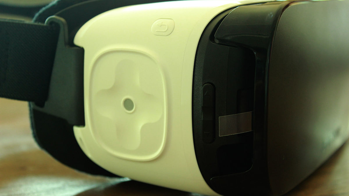 Here’s the lowdown on the Gear VR made by Samsung in collaboration with Oculus.