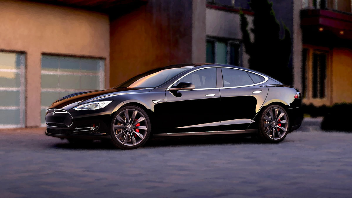 Tesla Recalls 1,23,000 Model S Sedans Due to Steering Wheel Issue