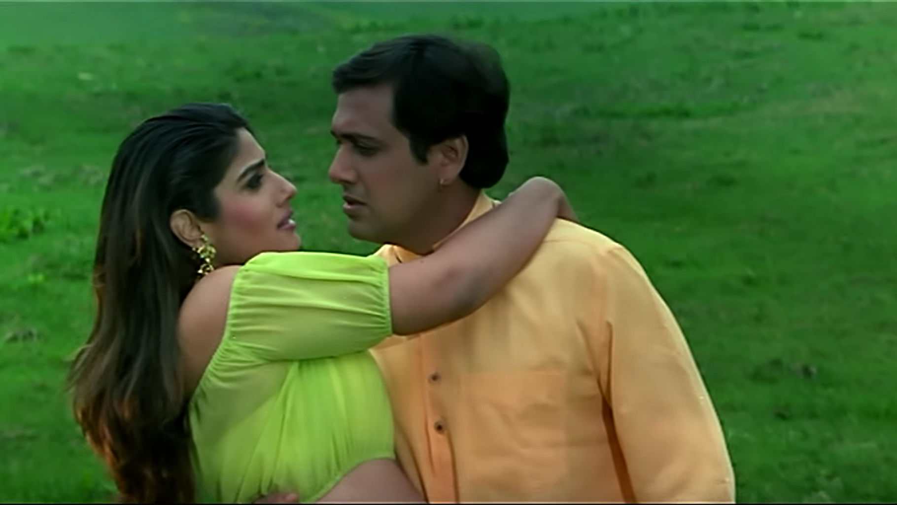 Raveena and Govinda to reunite (Photo: <a href="https://www.youtube.com/watch?v=ZkYAW1XKTXE">YouTube/Filmi Gaane</a>)