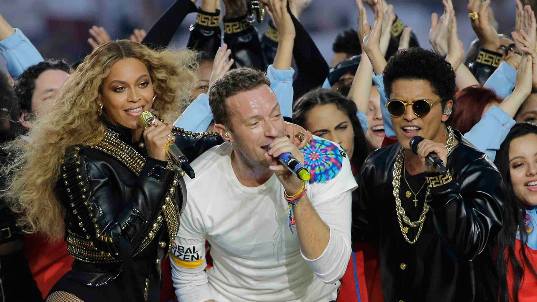 Beyoncé, Chris Martin and Bruno Mars perform at Super Bowl 50 (Photo: AP)