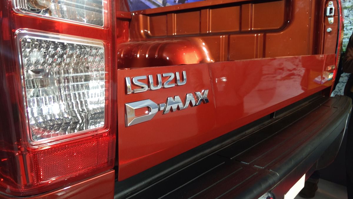 Isuzu Motors has launched India’s first adventure utility vehicle D-Max V cross at Delhi Auto Expo 2016.