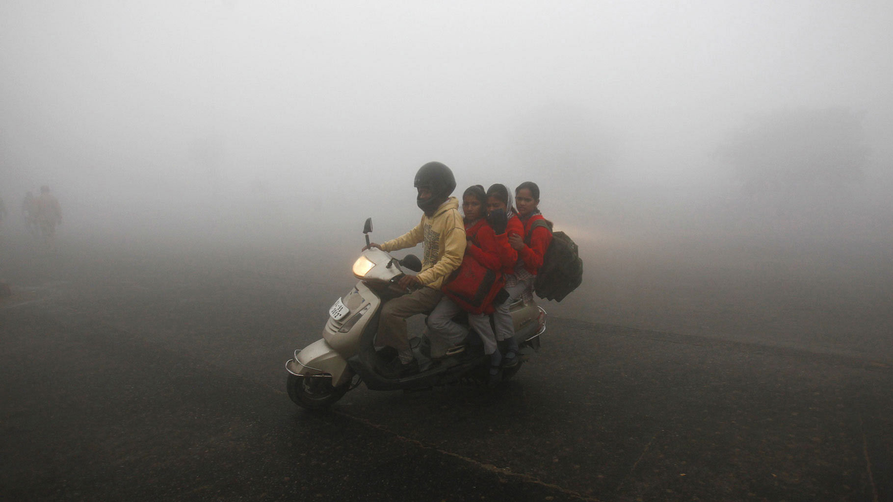 

A smoggy winter morning in New Delhi. (Photo: Reuters)