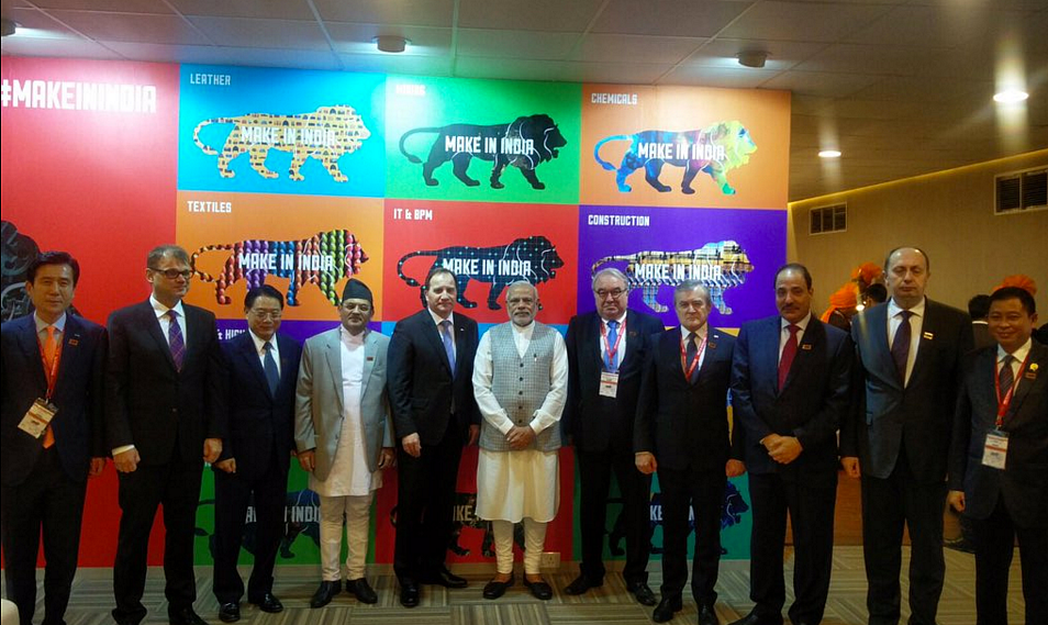 Narendra Modi at the Make in India exhibition (Photo: twitter/<a href="https://twitter.com/narendramodi">@narendramodi</a>)