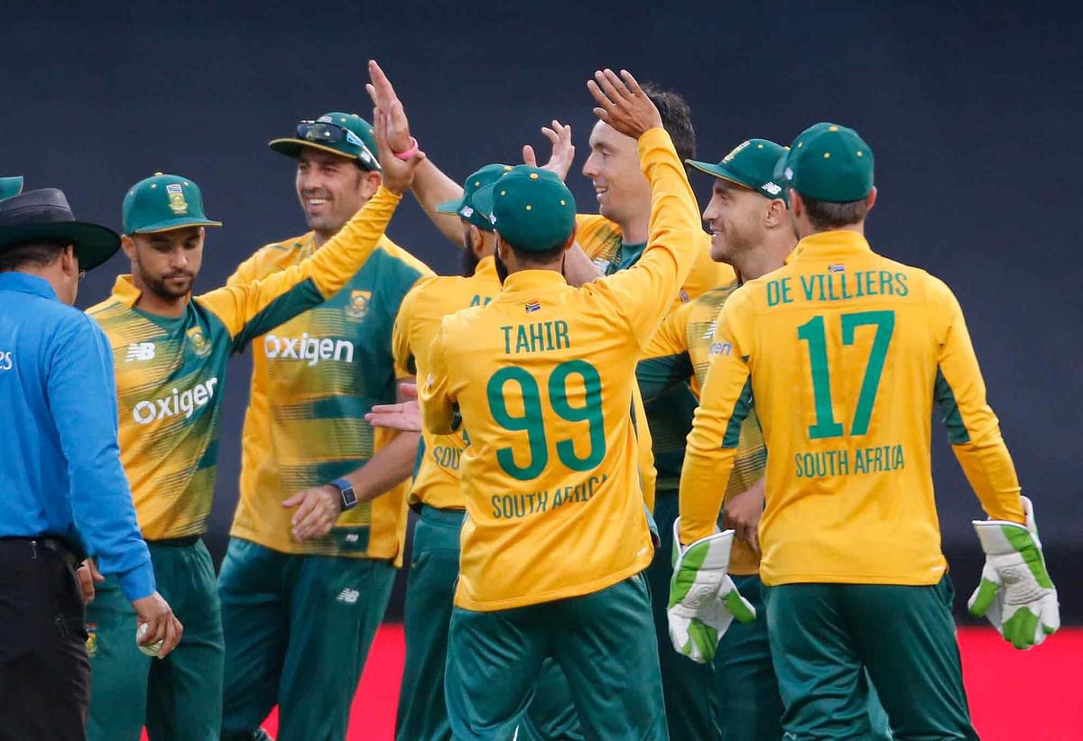 South Africa needed 15 off the last over, and 2 off the last ball for a victory.