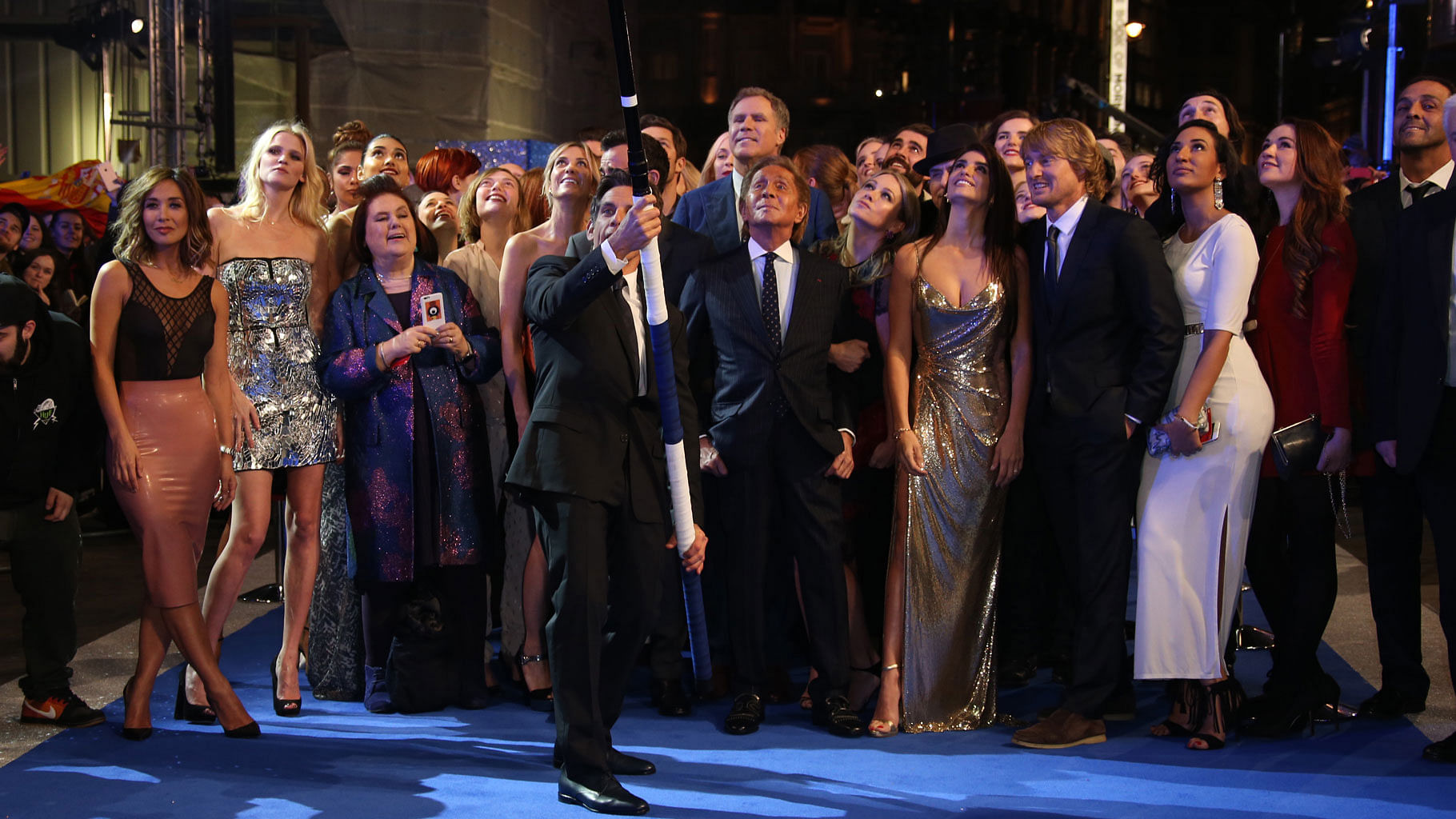 Actor Ben Stiller, front centre, attempts to take a selfie photograph with the World’s largest selfie stick upon arrival at the premiere of the film <i>Zoolander No.2 </i>in London. (Photo: AP)