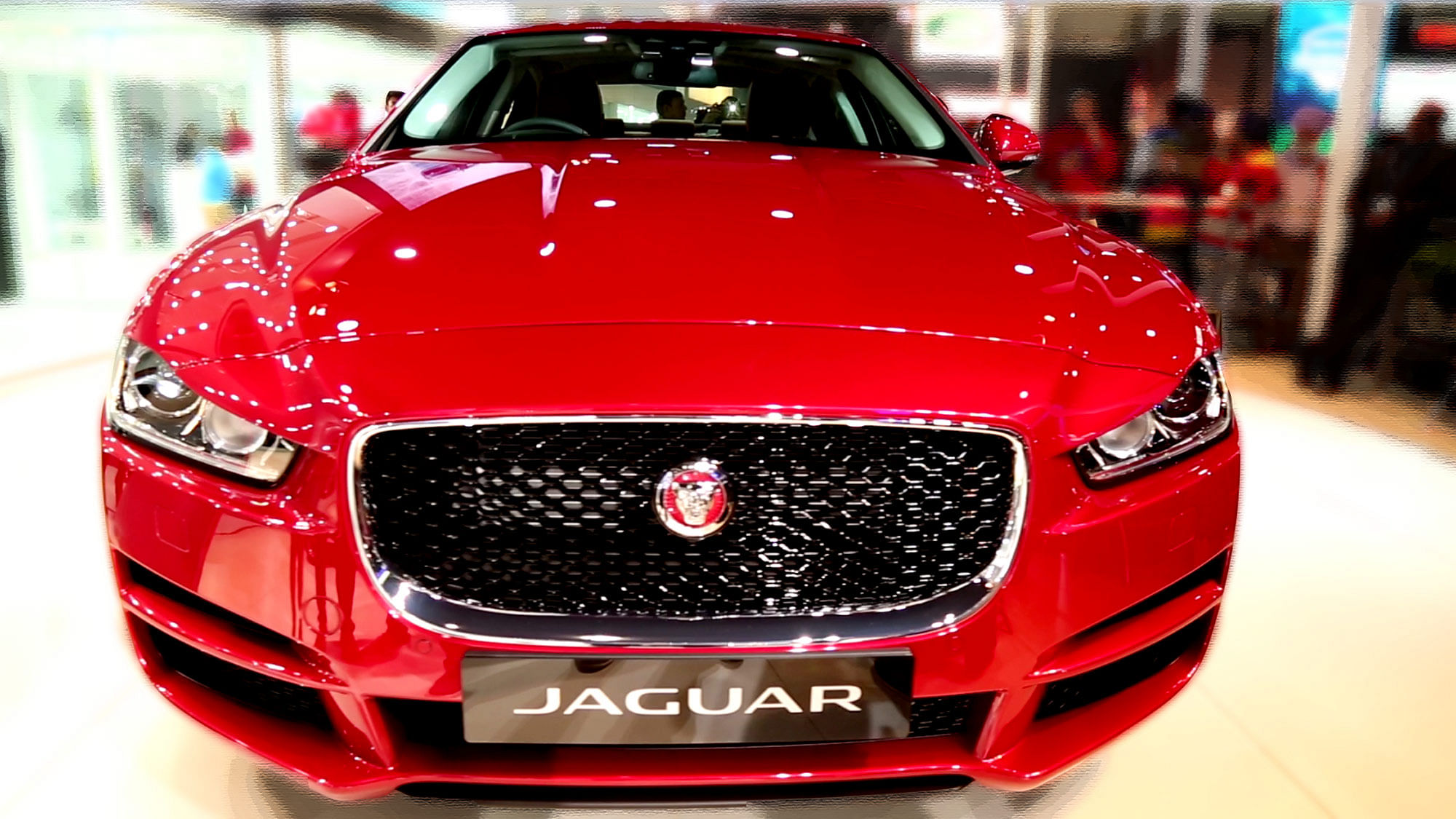Jaguar XE at 2016 Delhi Auto Expo. (Photo: <b>The Quint</b>)