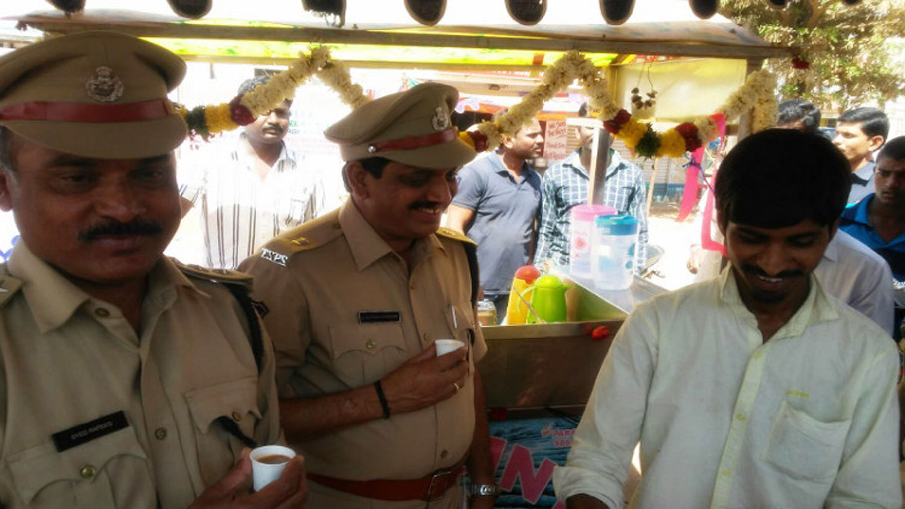 Karravula set up the tea shop with the help of cops. (Photo Courtesy: <i>The News Minute</i>)