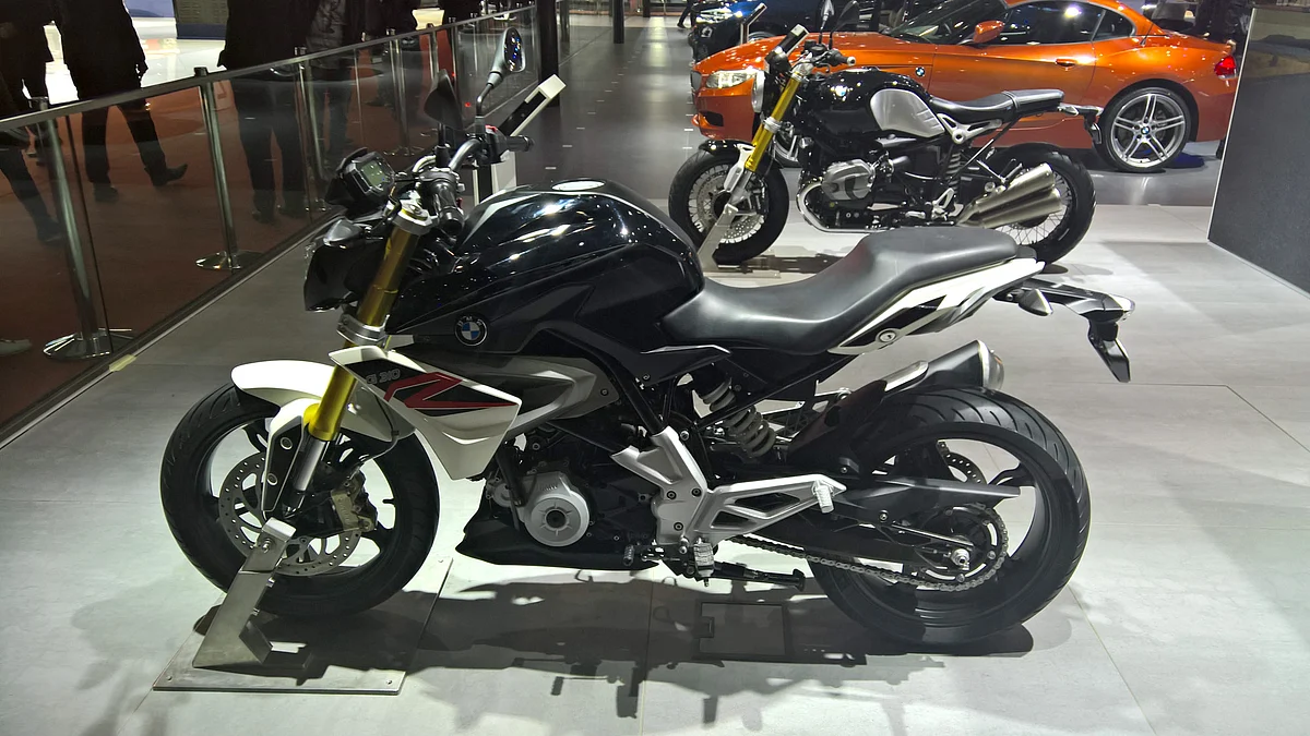BMW G310 R at Delhi Auto Expo 2016. (Photo: <b>The Quint</b>)
