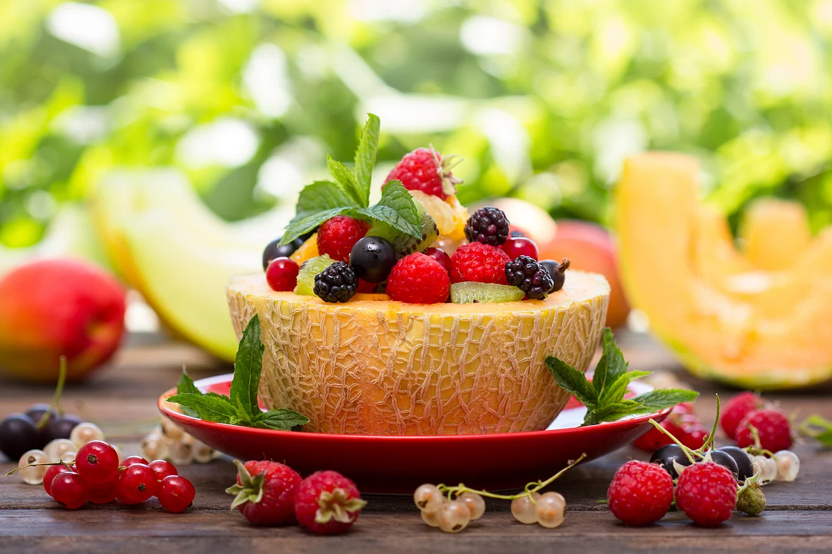 Beat the heat by simple cutting up some fruits. (Photo: iStock)