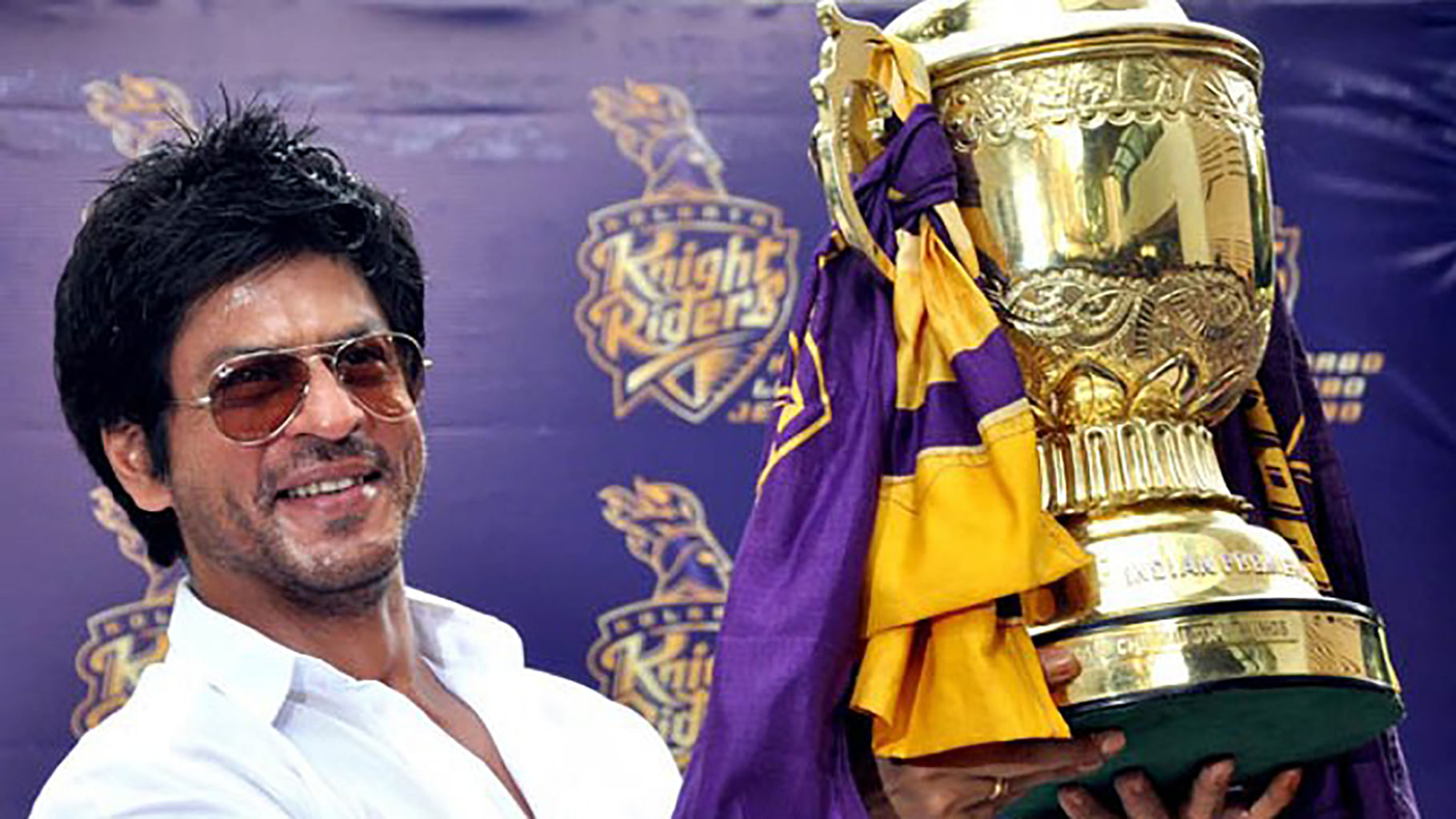 Shah Rukh celebrates KKR’s victory.