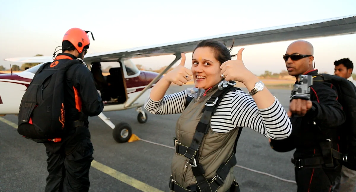 The brave smile before boarding the Cessna. (Photo: <b>The Quint</b>)