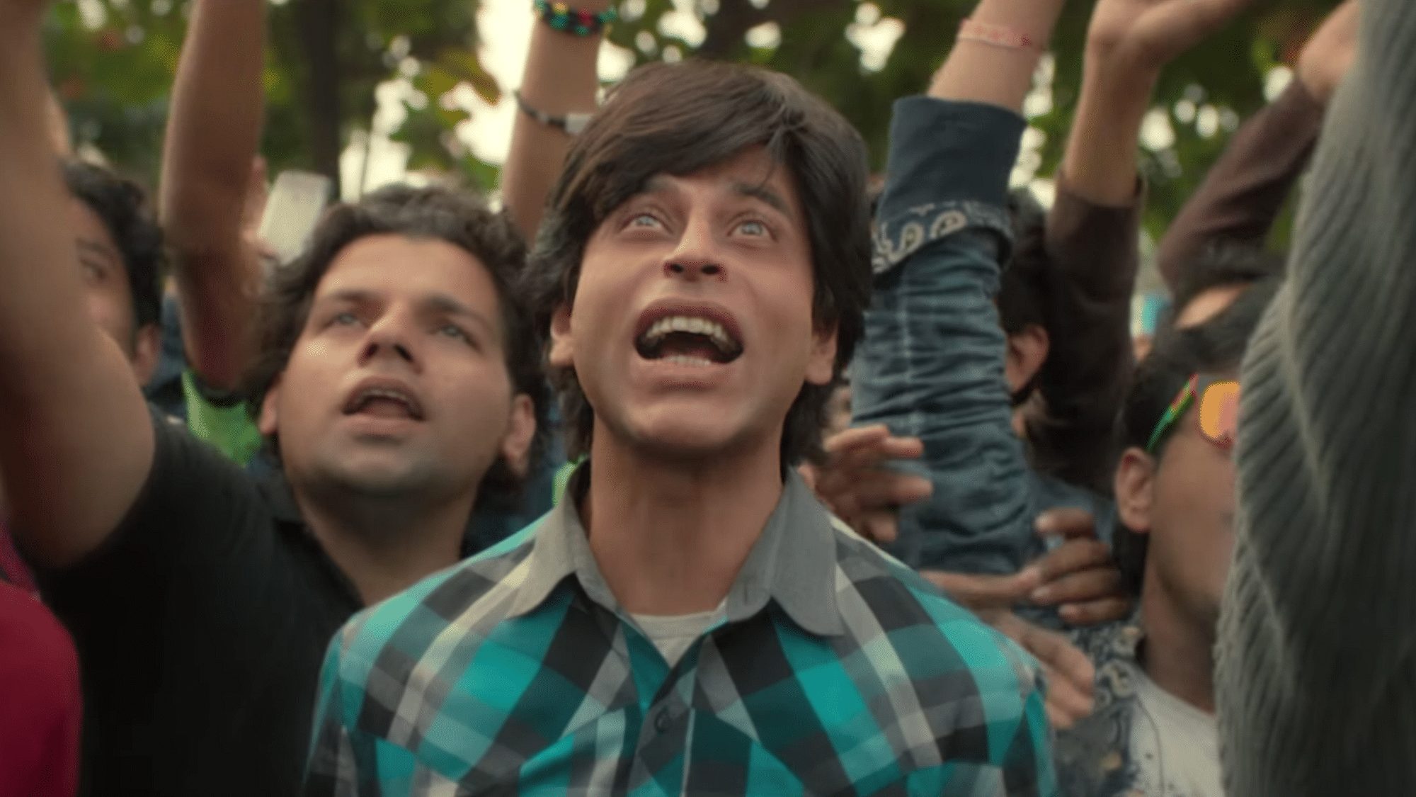 Shah Rukh Khan plays his superstar self as well as his biggest fan, who turns psychotic (Photo: YouTube/YRF)