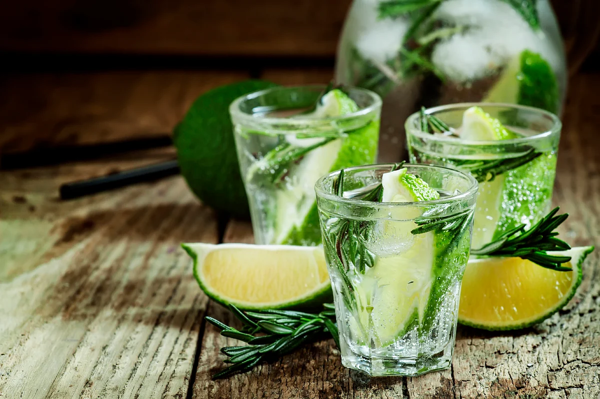 It’s time to introduce large quantity of fresh juices in your diet. (Photo: iStock)
