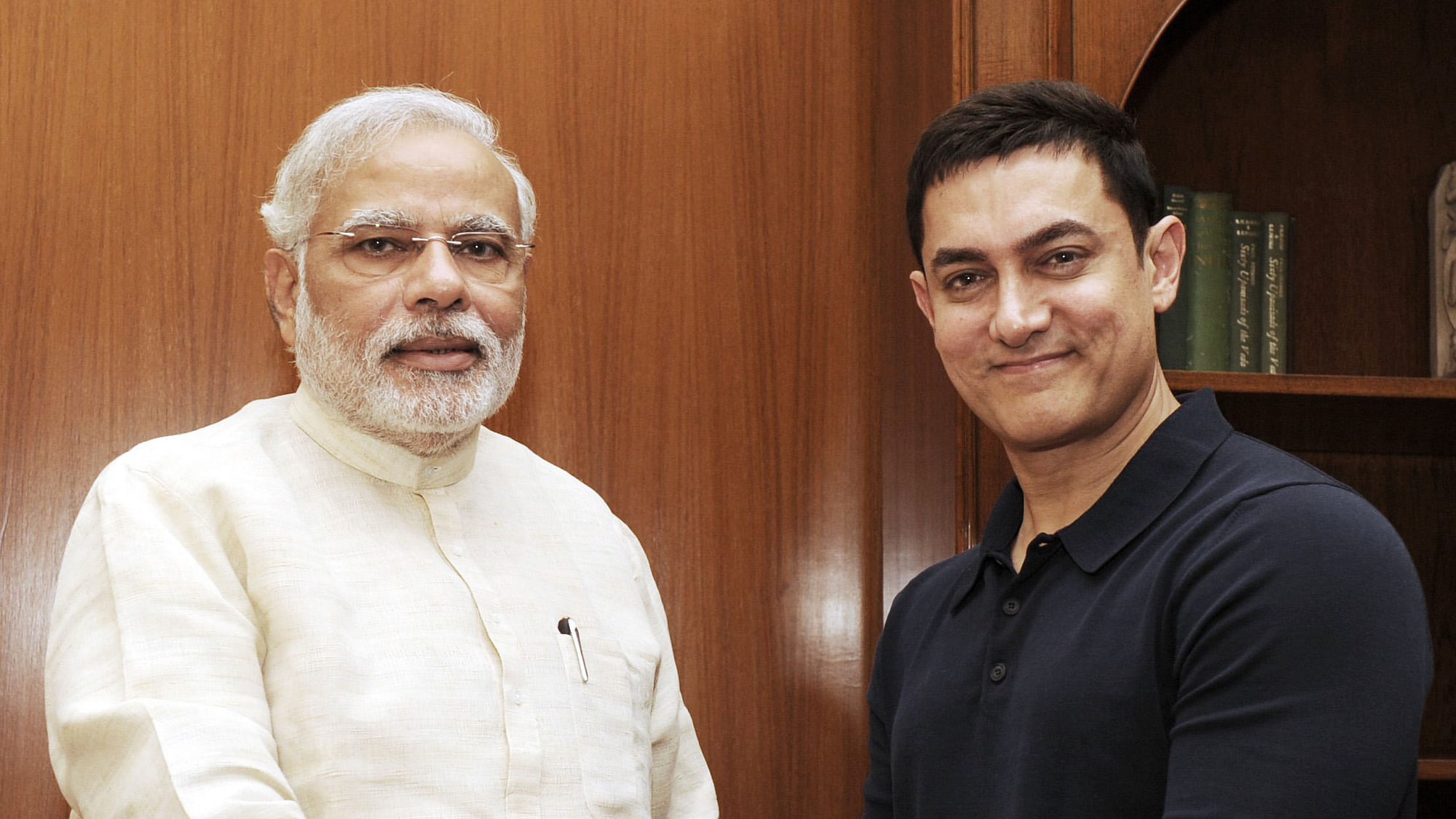 Aamir Khan and Kangana Ranaut meet PM Modi for dinner during the Make In India event being held in Mumbai (Photo: Twitter/<a href="https://twitter.com/indiflip">@indiflip</a>)
