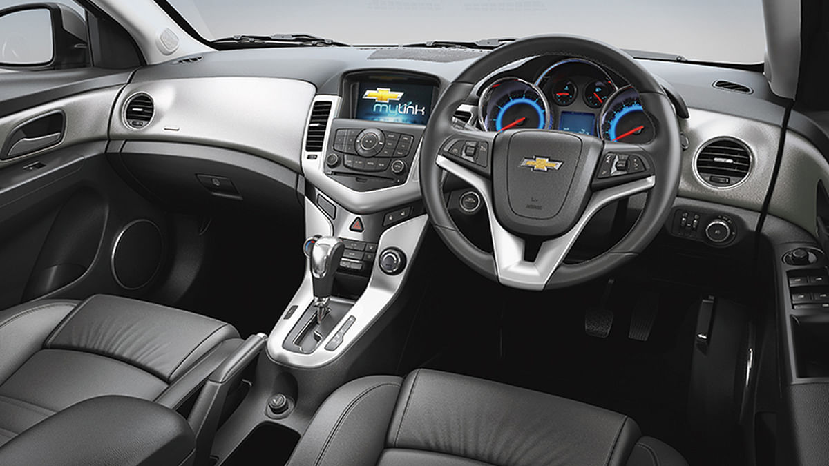 Chevrolet Cruze gets a much-needed facelift and will also come with automatic transmission.