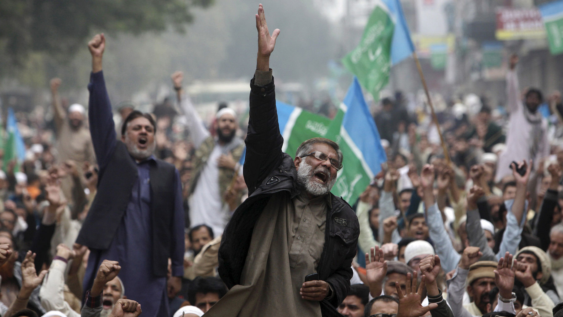 Supporters of Jamaat-e-Islami, a Pakistani religion-based political party, shout slogans as they protest the Bangladesh government’s execution of its leaders, in Lahore, Pakistan, 29 November  2015. (Photo: Reuters)