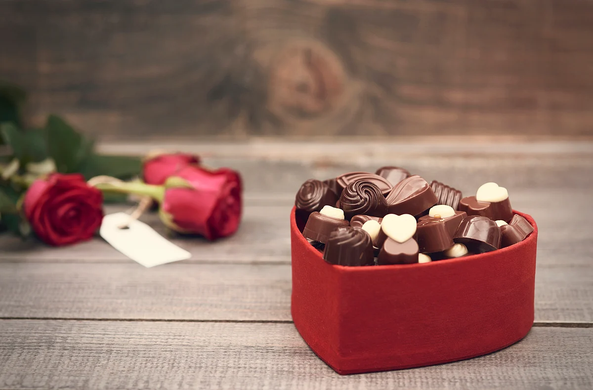 Chocolates are the go-to gifts for any romantic occasion. (Photo: iStockphoto)