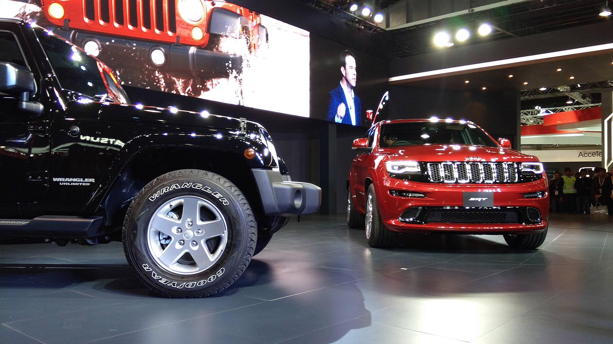 Jeep Wrangler Unlimited (Left) and Grand Cherokee SRT (Right) at Delhi Auto Expo 2016. (Photo: <b>The Quint</b>)