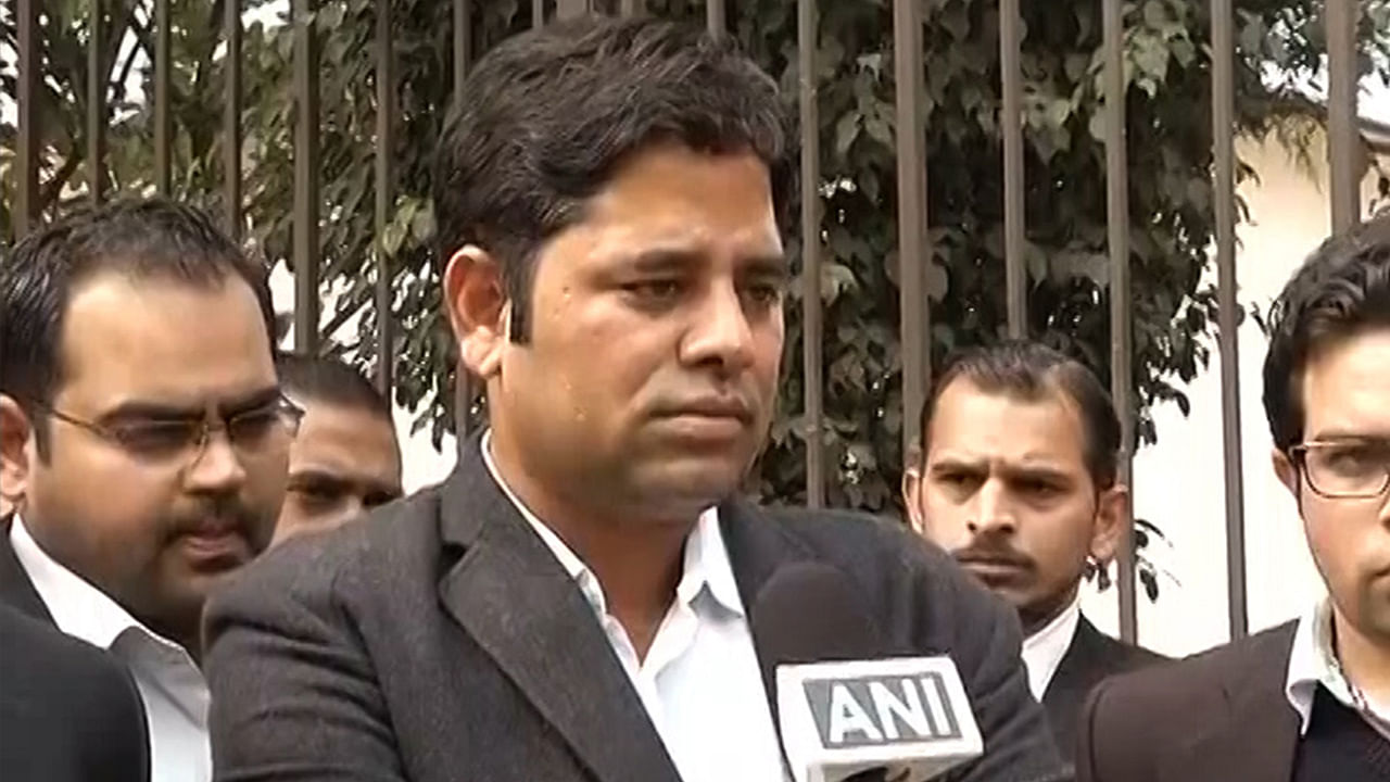 

Vikram Singh Chauhan, the lawyer who led the Patiala House Court attacks, speaks about the attack on Kanhaiya Kumar, the assault on media persons and his felicitation. (Photo: ANI Screengrab)